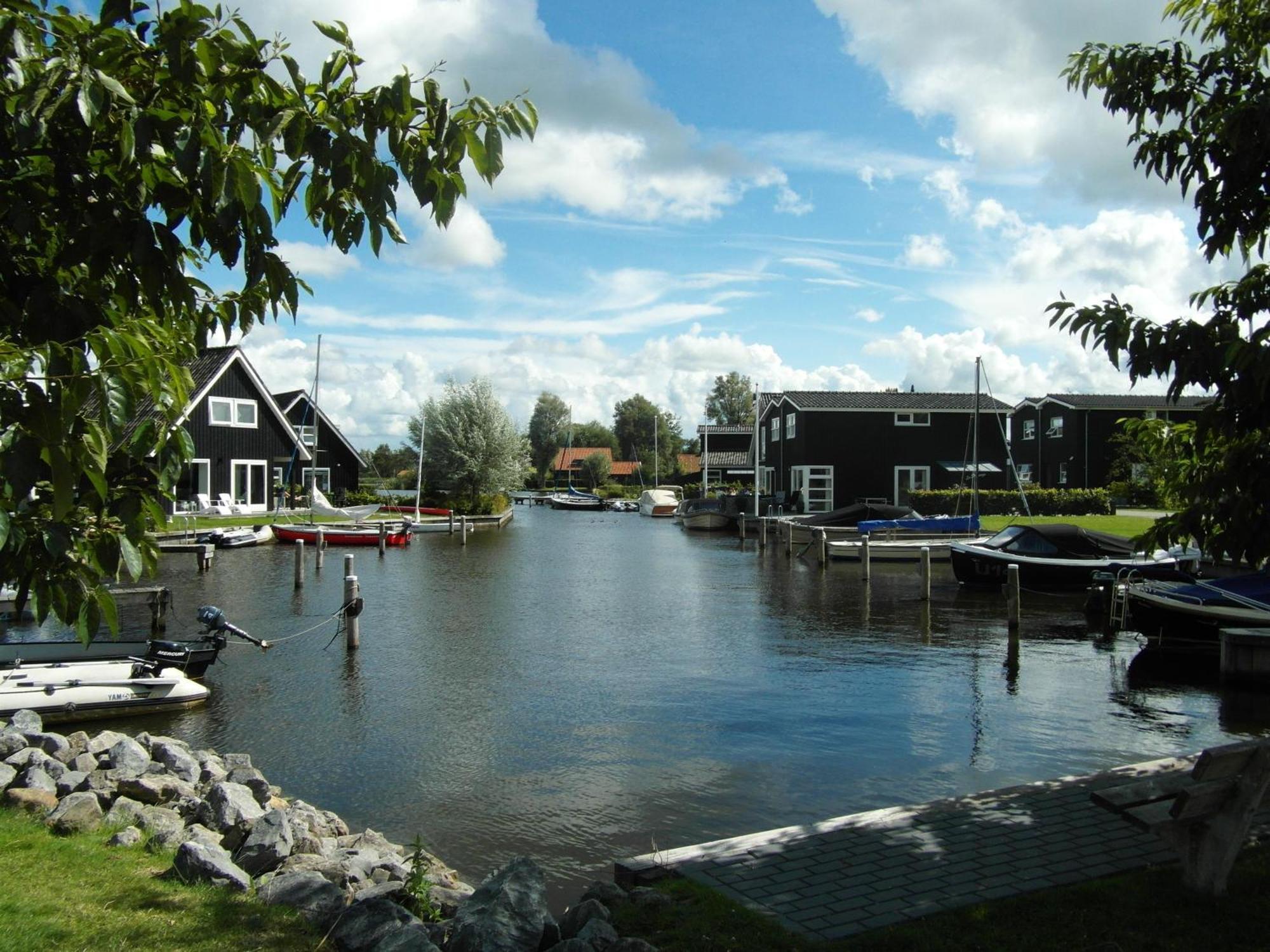 Waterpark Oan 'E Poel Bij Sneekermeer Terherne Exterior photo