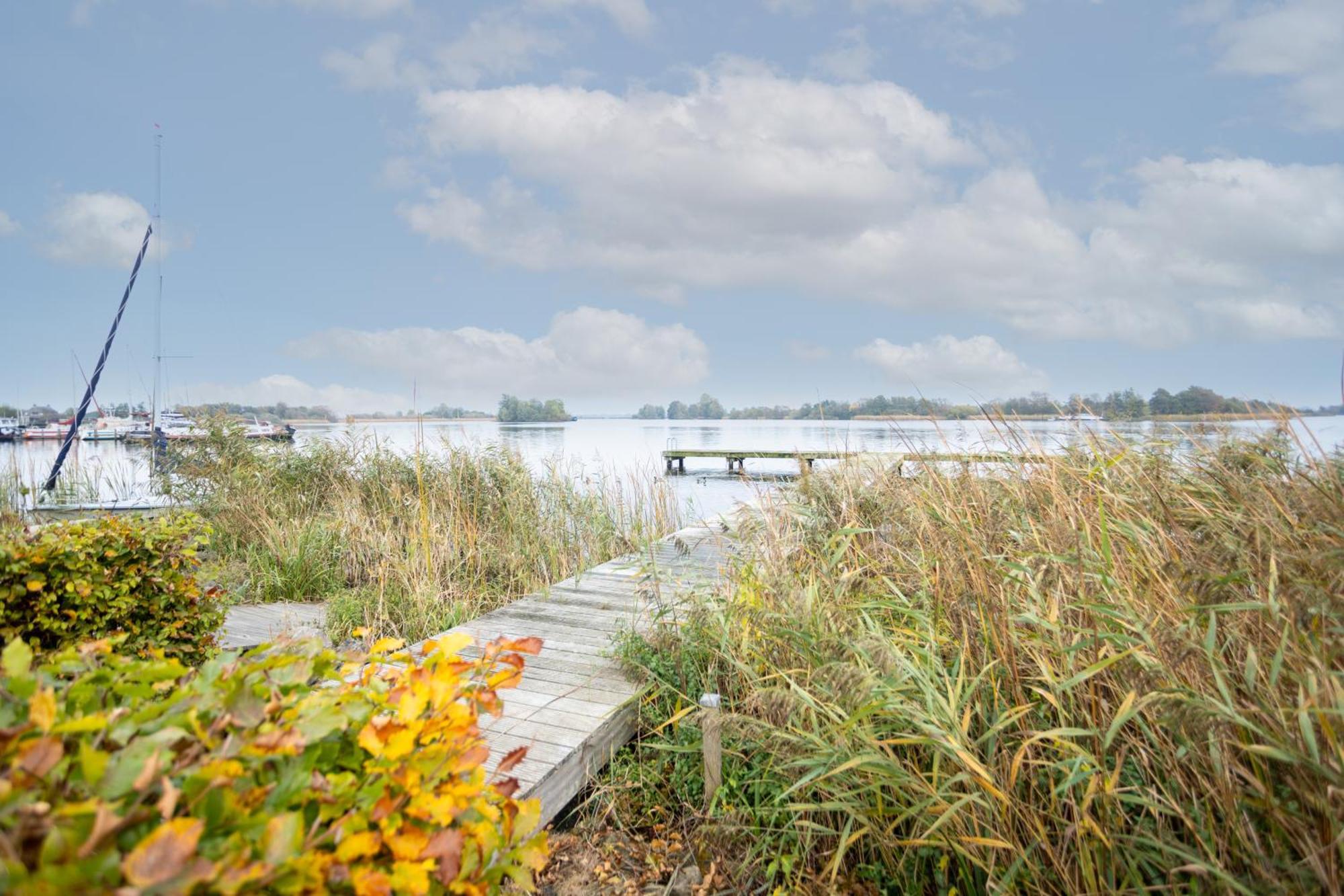 Waterpark Oan 'E Poel Bij Sneekermeer Terherne Exterior photo